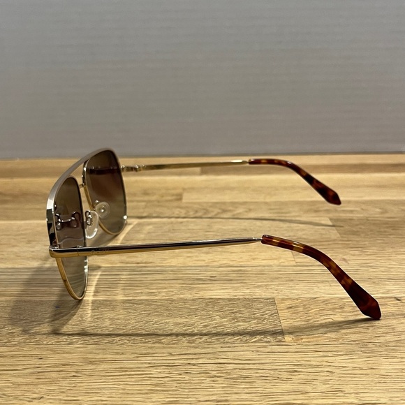 QUAY High Key Gold Tone Frame Brown Fade Polarized Lenses Aviator Sunglasses main image 16